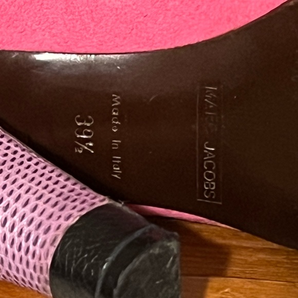 Marc Jacobs Barbie Pink Suede & Purple Lizard Skin Peep Toe Pumps w/ Bows Size 9 - Picture 8 of 10